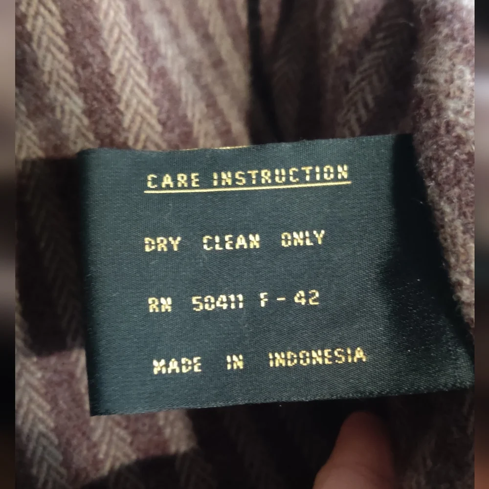 Woman's Trench Coat - Picture 7 of 11